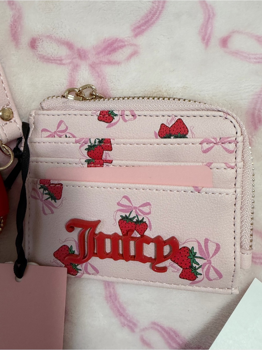 Juicy Couture Powder Blush Multi Strawberry Card Case Wristlet - Picture 2 of 5